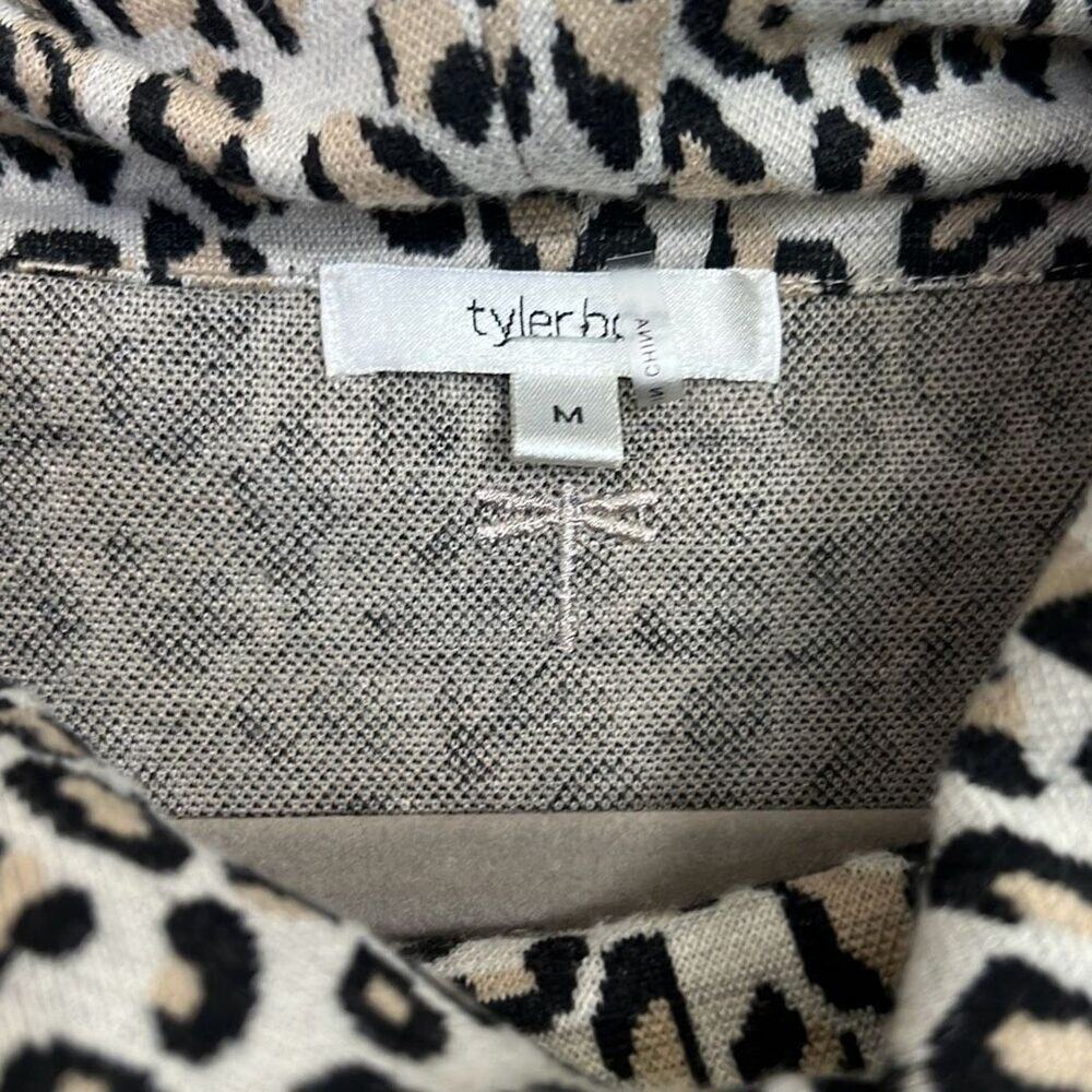 Tyler Boe size medium animal print mini dress with pockets - Picture 2 of 3